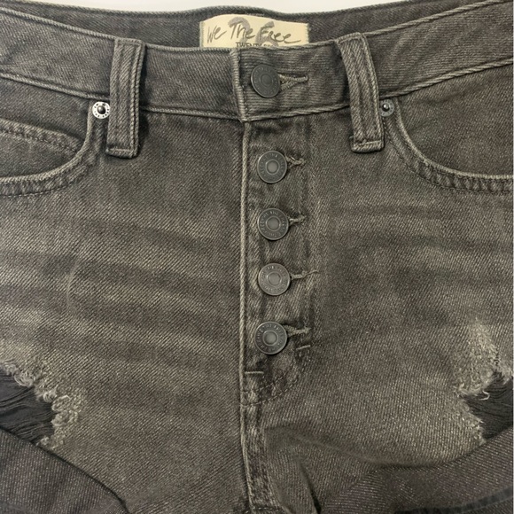 NWOT Free People We The Free Romeo Rolled Distressed Denim Shorts Black - 26 - Picture 5 of 8